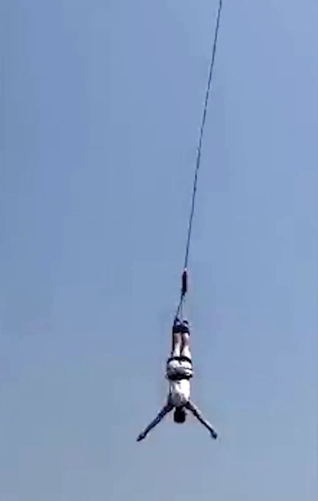 Une vidéo d'un touriste brisant une passe de saut à l'élastique à Pattaya, en Thaïlande, devient virale