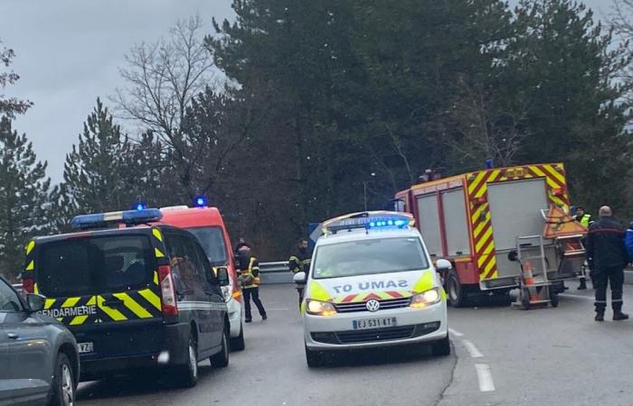 Ardèche. En service, un gendarme à moto meurt dans un accident au col de l’Escrinet – .