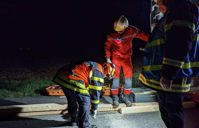 La route de Saint-Amand à Levet coupée une bonne partie de la nuit suite à un accident mortel – .